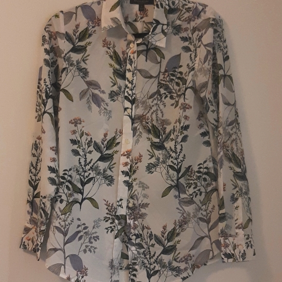 Botanical shirt from Banana Republic - Picture 2 of 4